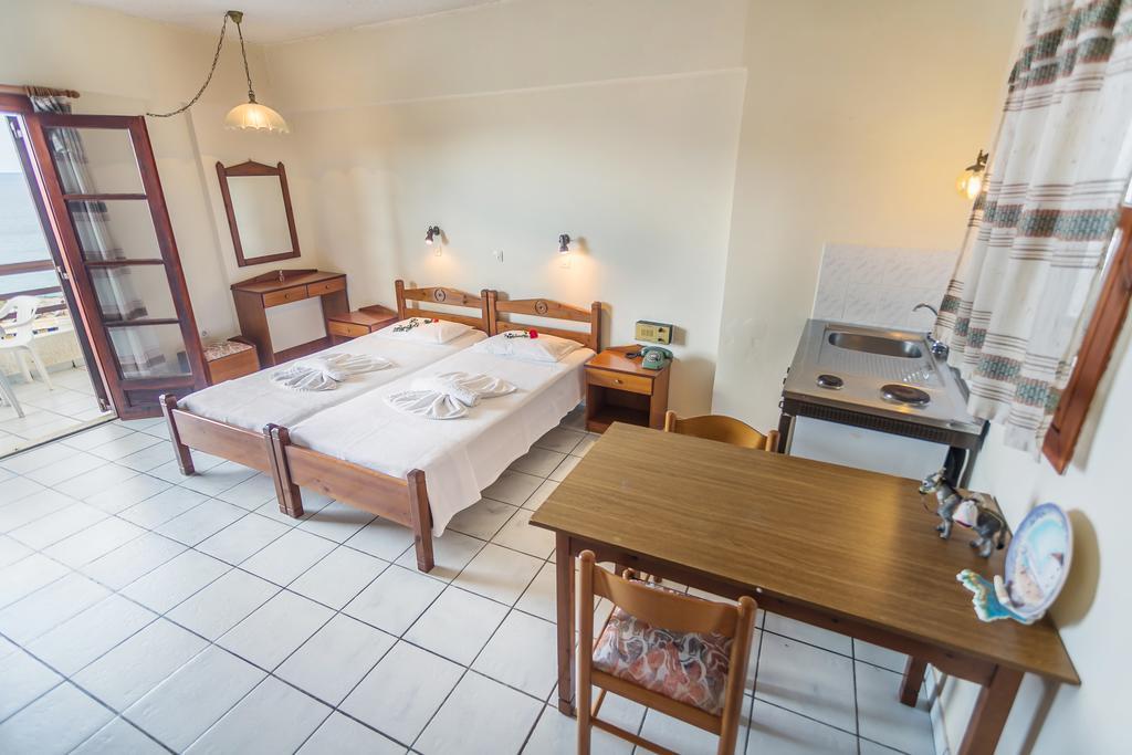 Yiannis Ηotel Фойникион Экстерьер фото