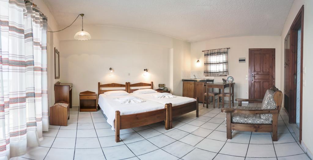 Yiannis Ηotel Фойникион Экстерьер фото
